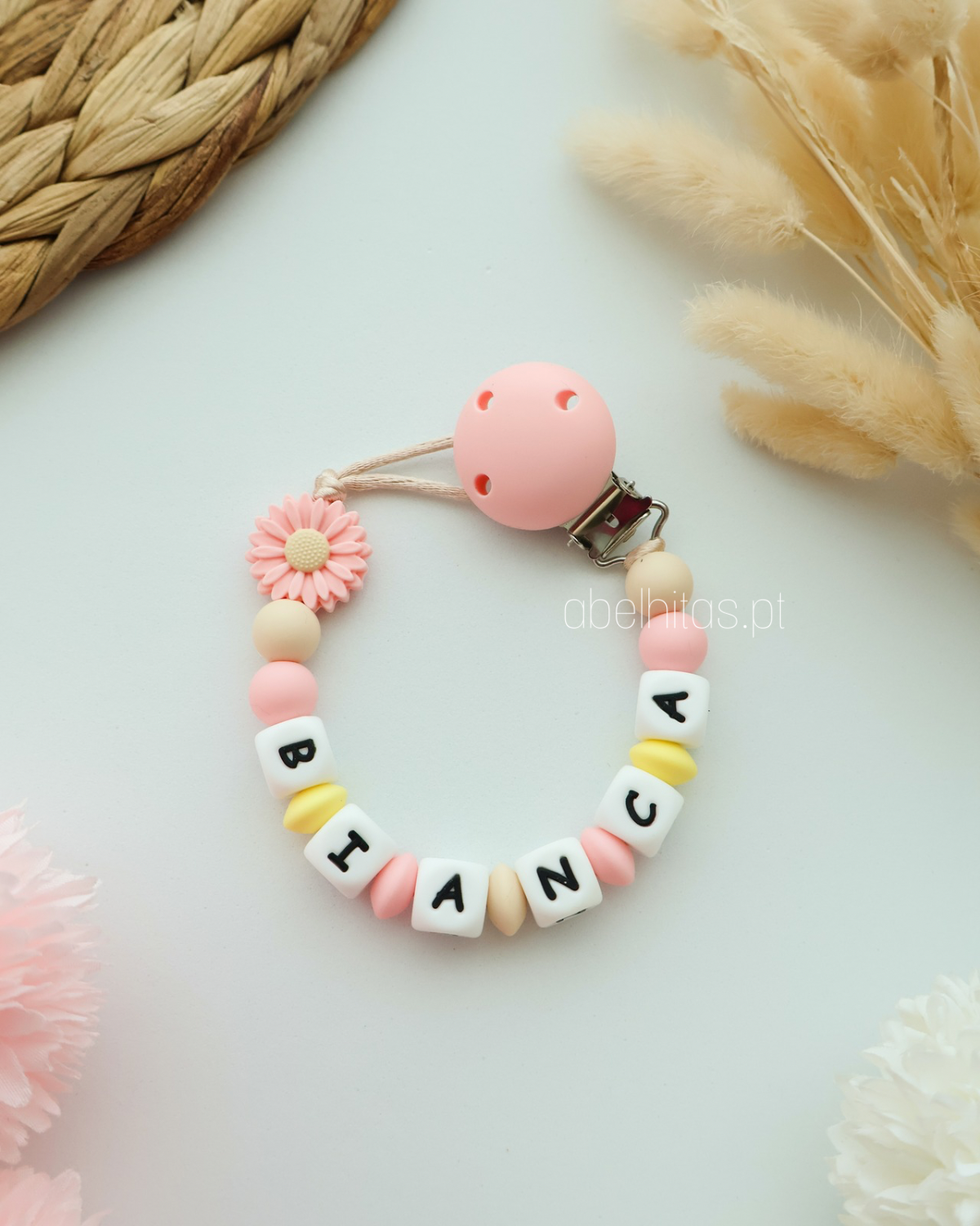 Prendedor de chupeta com nome - Flor rosa