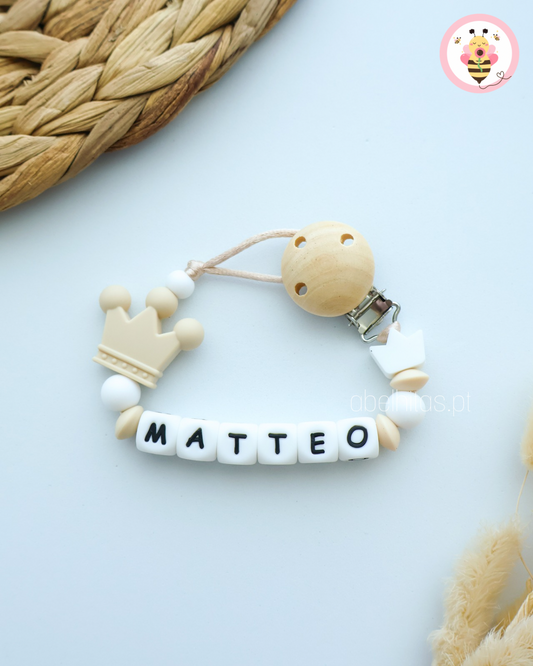 Prendedor de chupeta com nome - Coroa bege