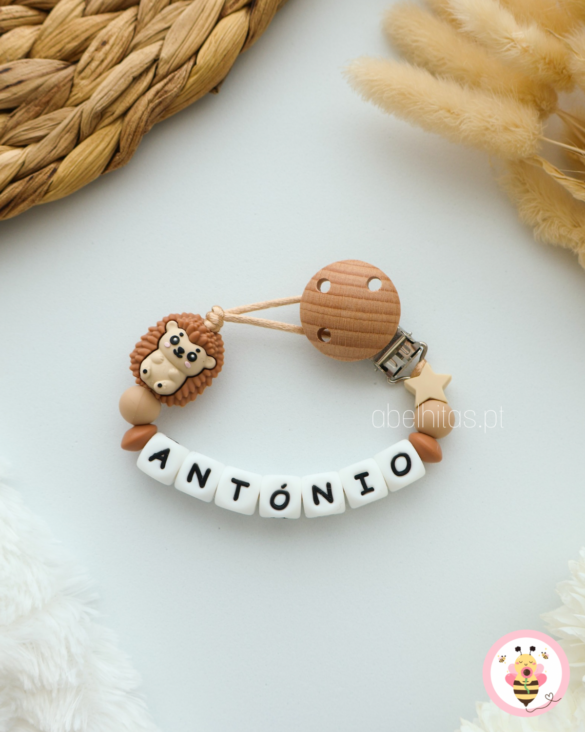 Prendedor de chupeta com nome - Ouriço