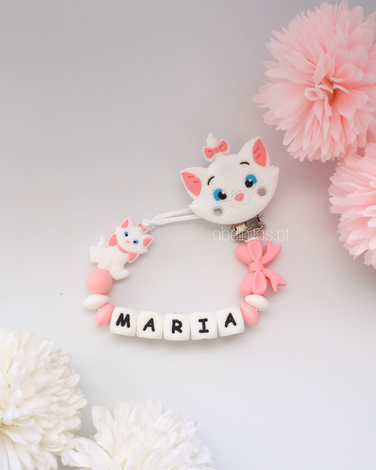 Prendedor de chupeta com nome - Gata Marie