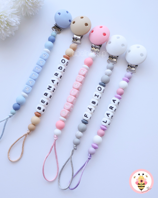 Prendedor de chupeta com nome - Simples