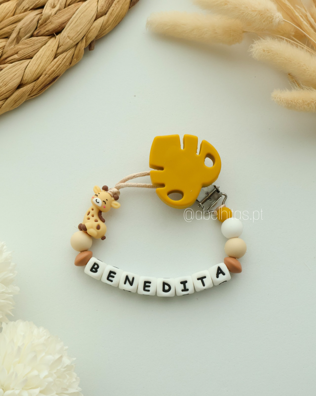 Pacifier clip with name - Giraffe