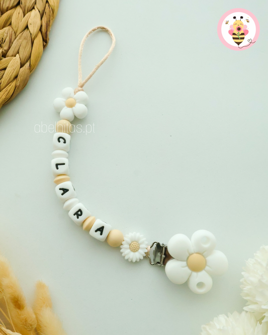 Prendedor de chupeta personalizado com nome - Flores brancas
