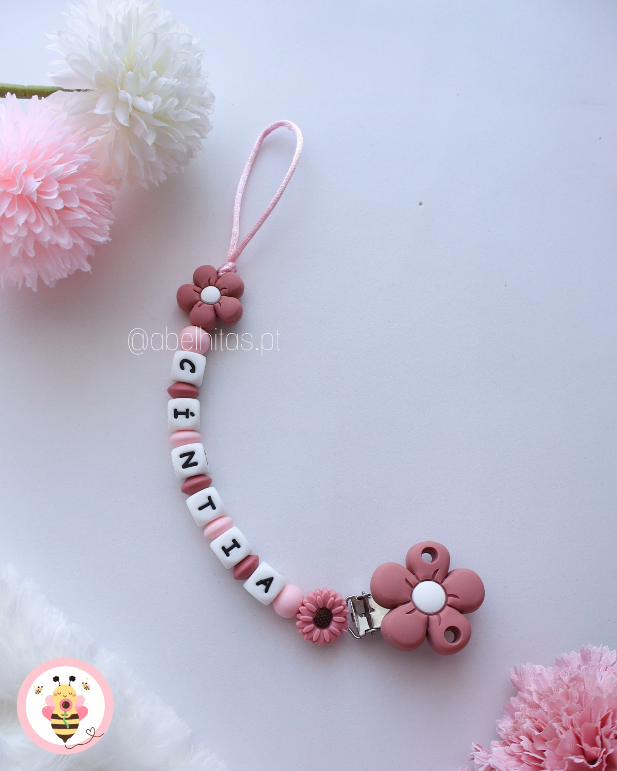 Prendedor de chupeta com nome - Flor rosa escura