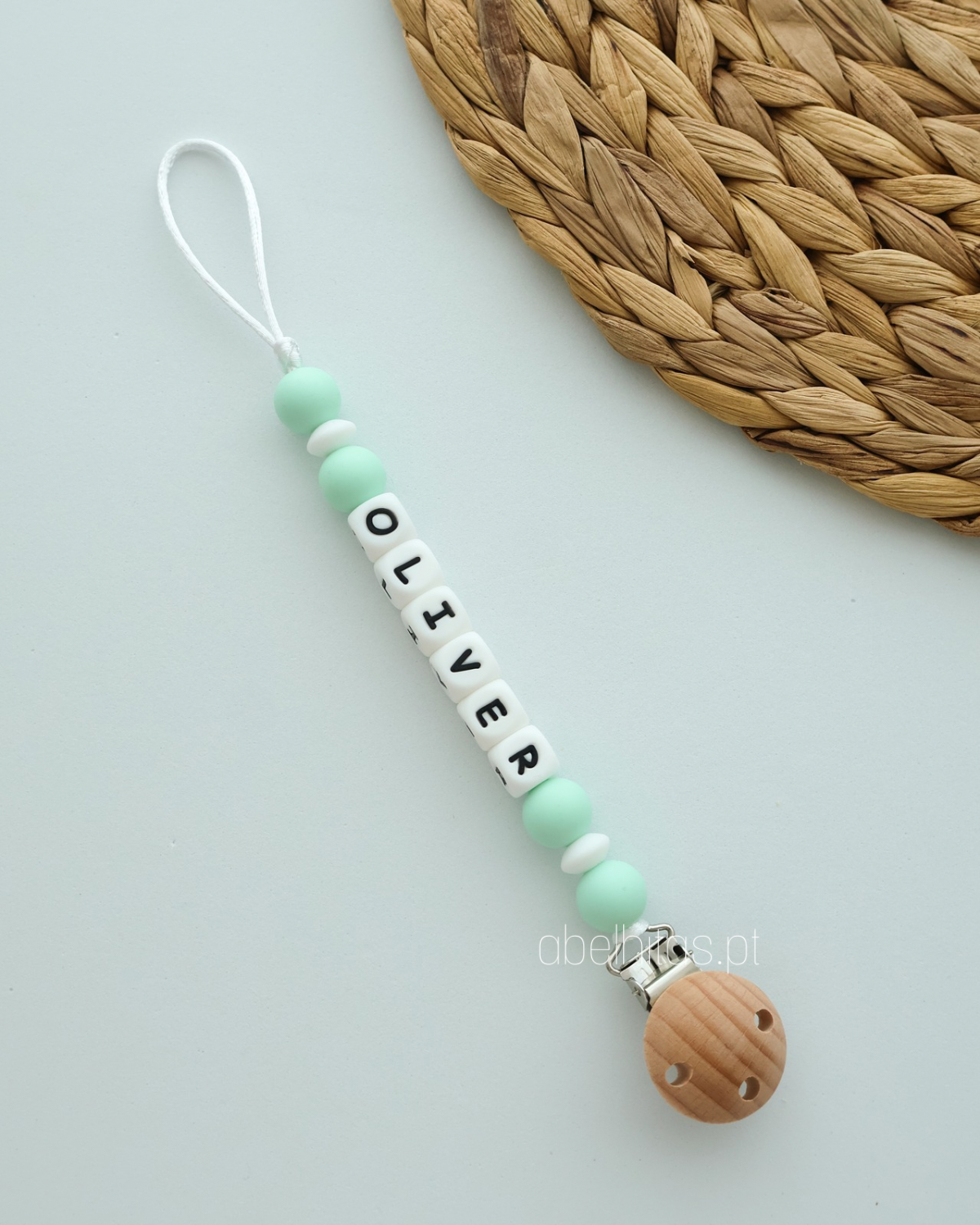 Prendedor de chupeta com nome simples