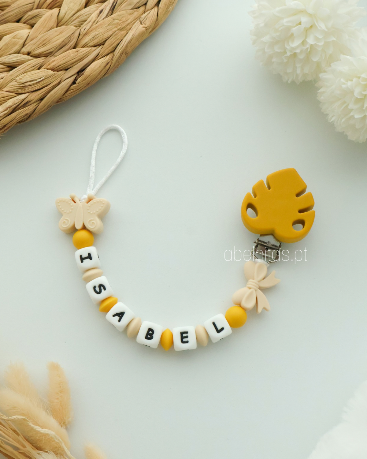 Prendedor de chupeta com nome - Borboleta bege