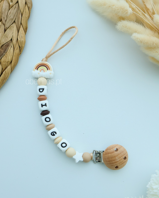 Prendedor de chupeta com nome - Arco íris neutro