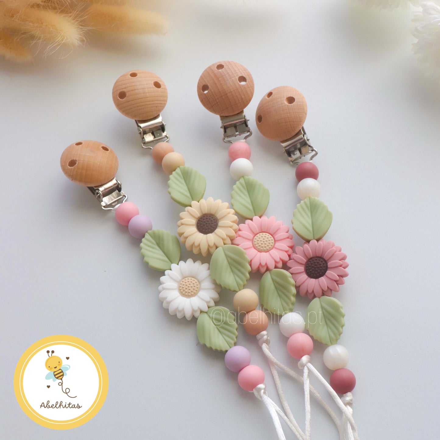 Nameless Pacifier Clip - Flower