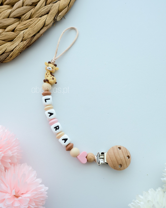 Prendedor de chupeta com nome - Girafa