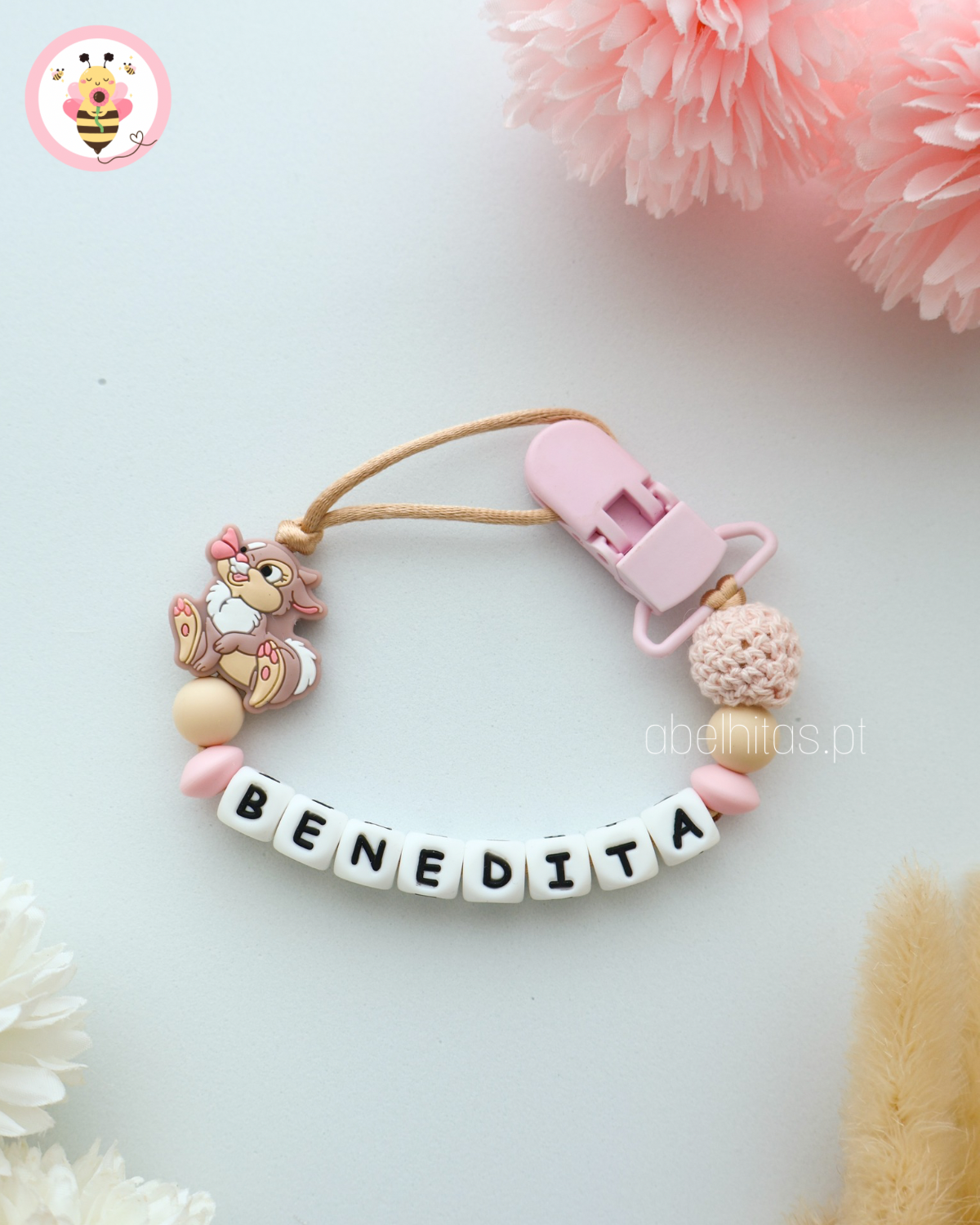 Prendedor de chupeta com nome - Miss Tambor