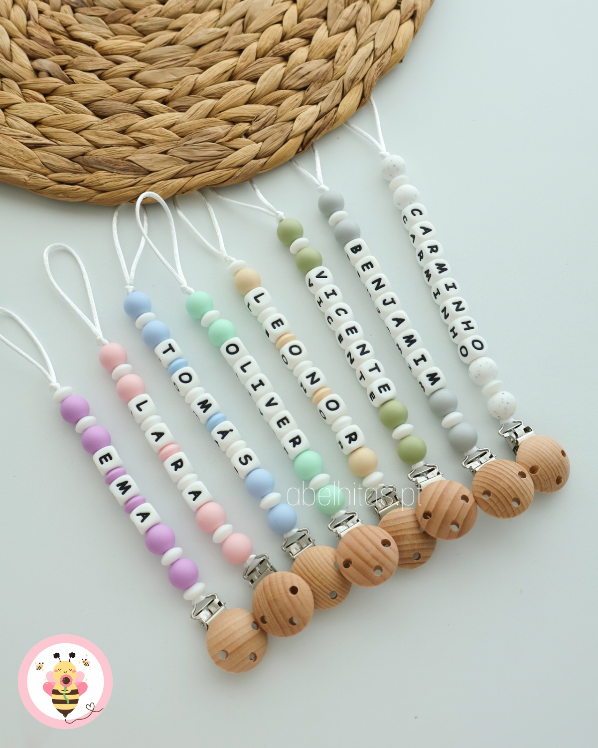 Prendedor de chupeta com nome simples