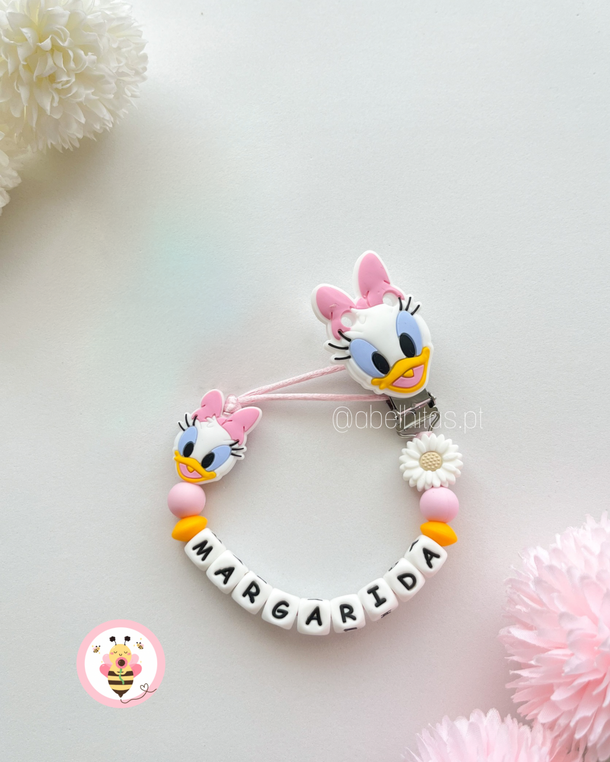 Prendedor de chupeta com nome - Margarida