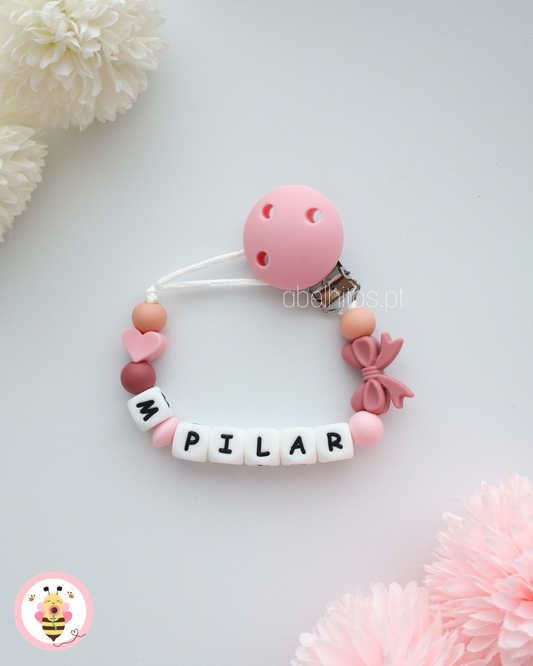 Prendedor de chupeta com nome - Laço rosa escuro