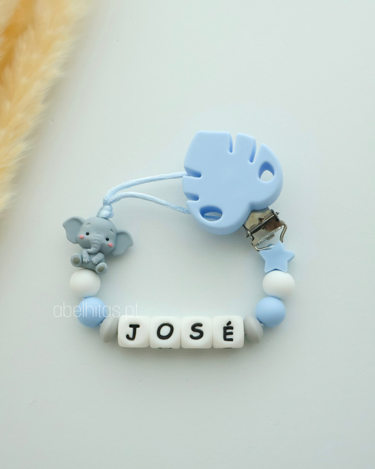 Prendedor de chupeta com nome - Elefante