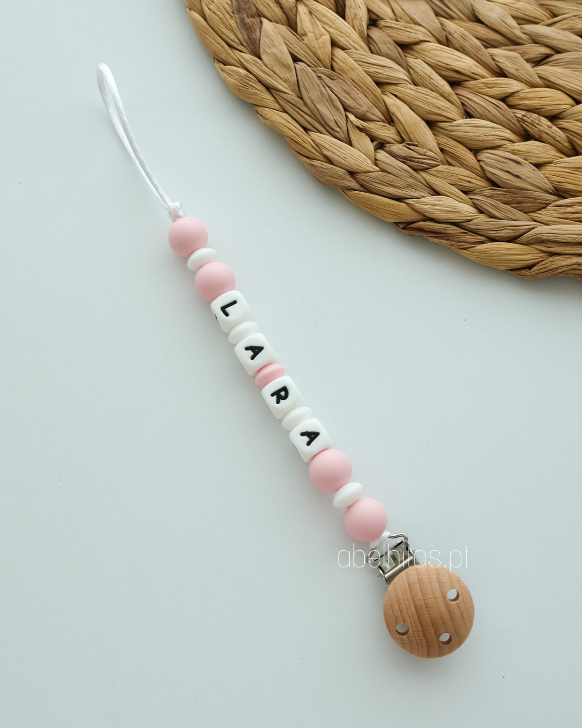 Prendedor de chupeta com nome simples