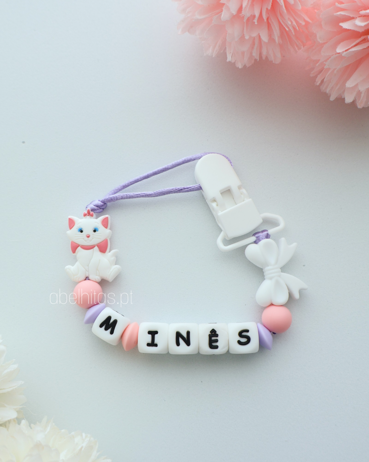 Prendedor de chupeta com nome - Gata Marie