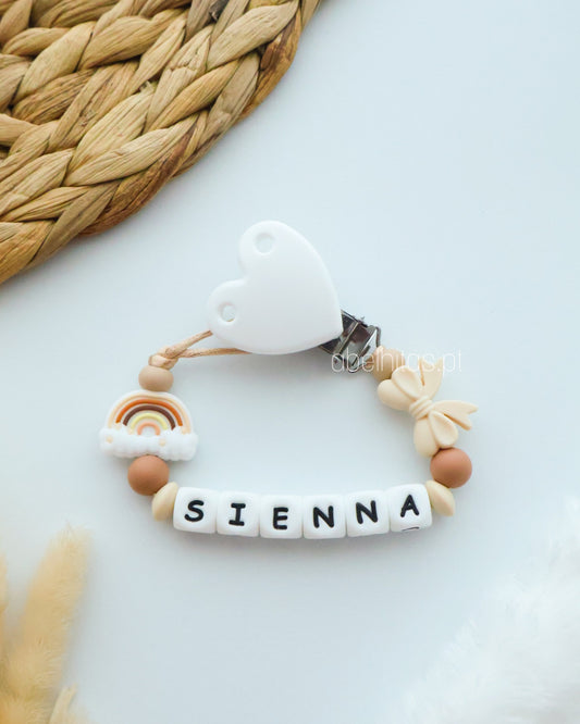 Prendedor de chupeta com nome - Arco íris neutro