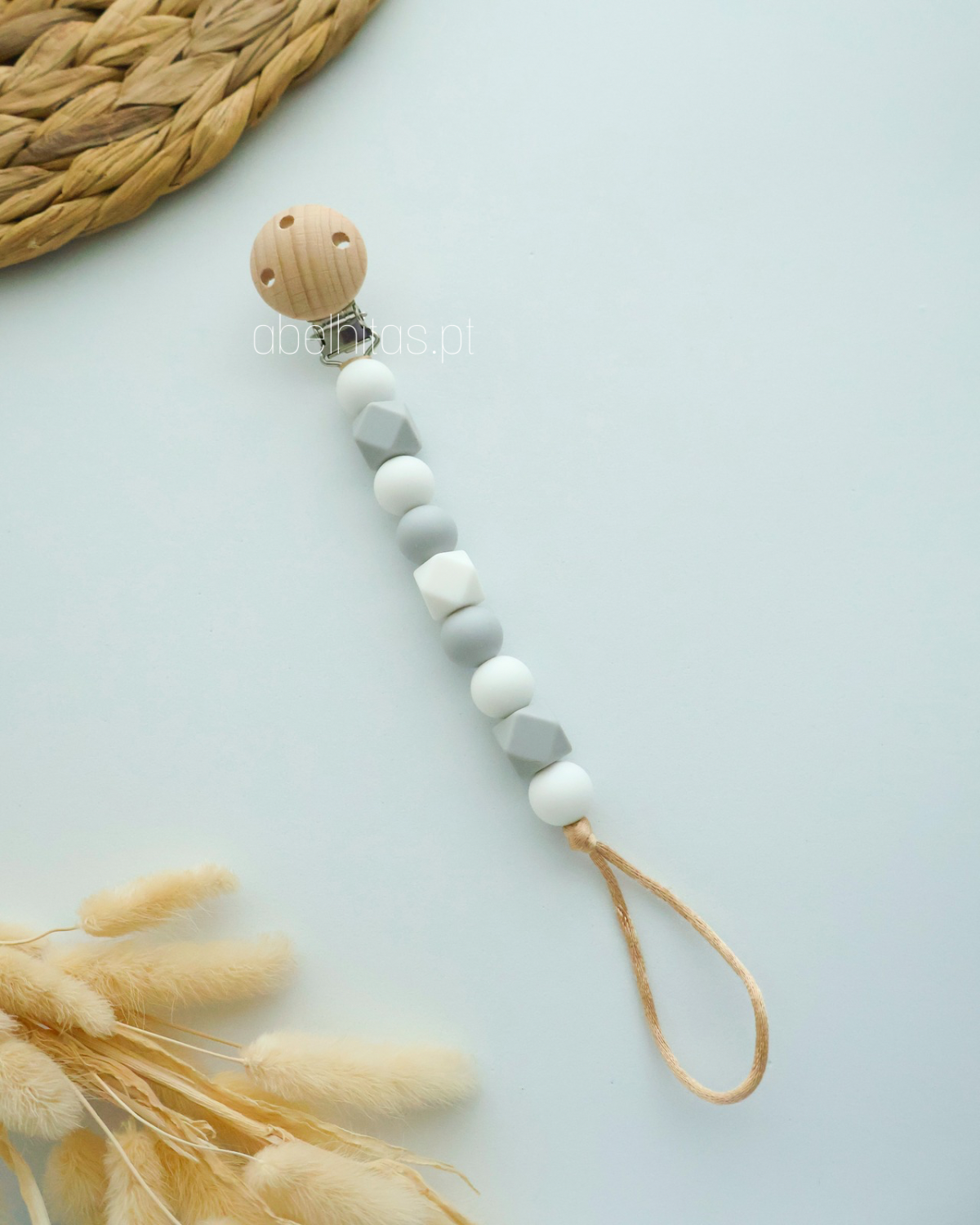 Nameless pacifier clip - Hexagons