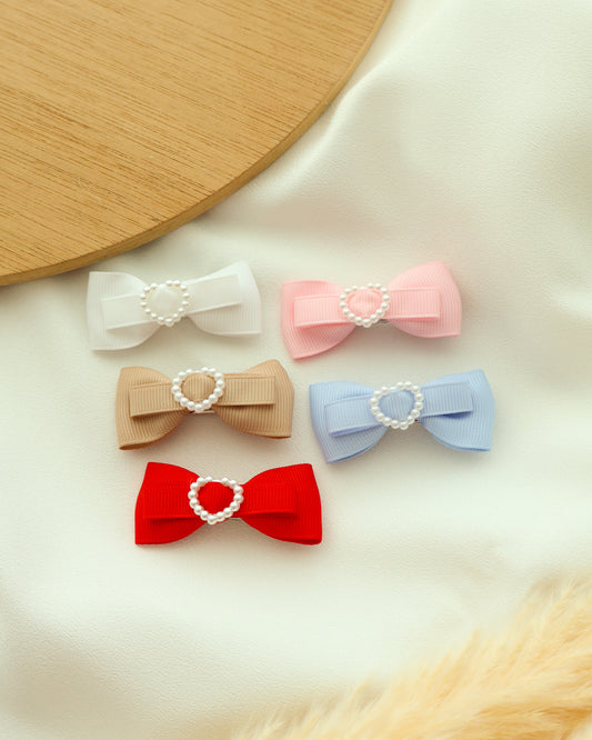 Laço com gancho para cabelo de menina - Coração